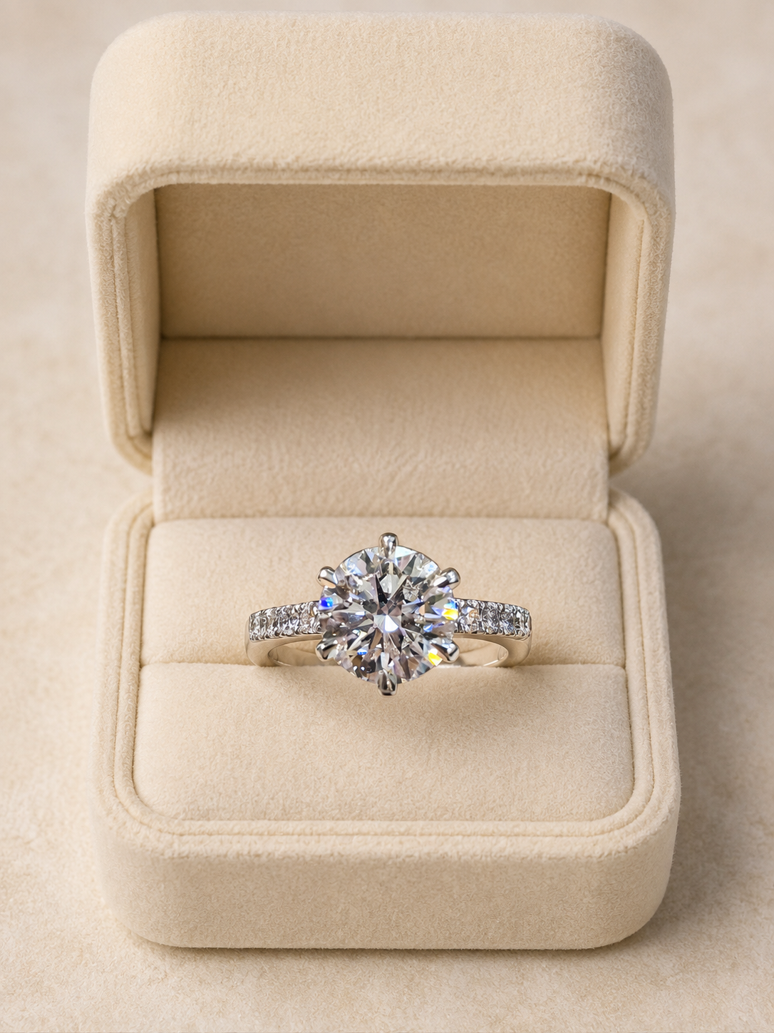 Solitaire engagement ring